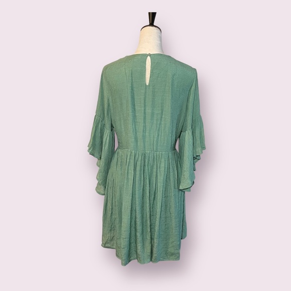 Umgee USA Green Floral Embroidered Peasant Flowy Dress Size Women’s M - Picture 5 of 8